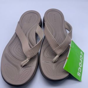 CROCS Capri V Flip Flops Thongs Sandals Comfort Chai brown Women's Size 8W